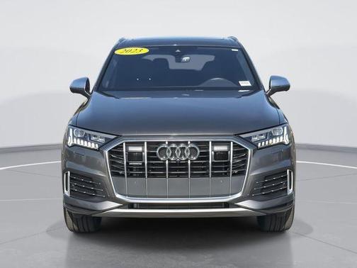 2023 Audi Q7 45 Premium Plus
