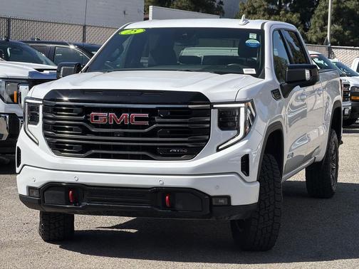 Summit White 2025 GMC Sierra 1500 AT4