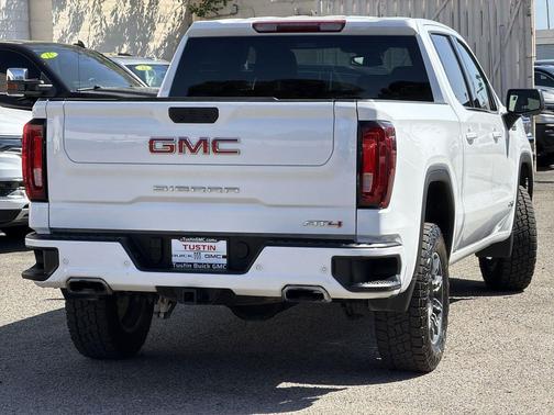 Summit White 2025 GMC Sierra 1500 AT4