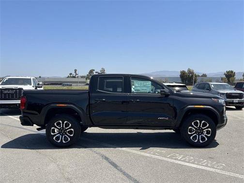 2025 GMC Canyon Base