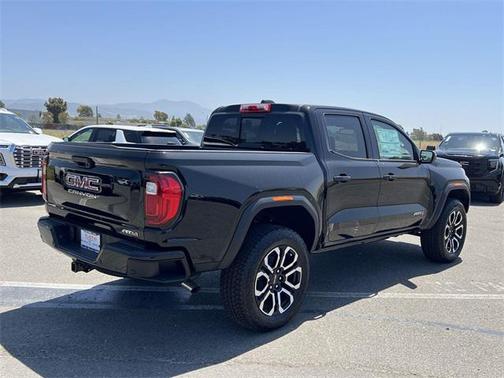 2025 GMC Canyon Base