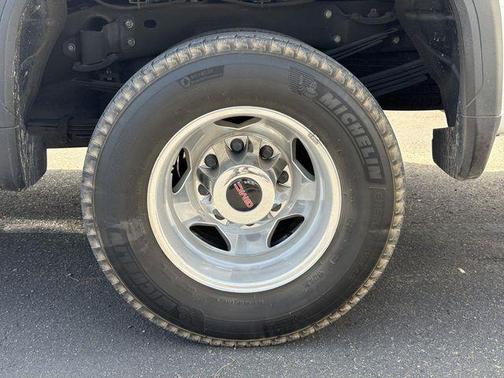 White Frost Tricoat 2023 GMC Sierra 3500 Denali