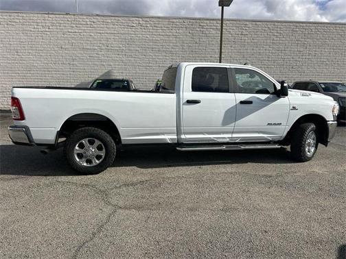 2024 RAM 3500 Big Horn Crew Cab 4x4 8' Box