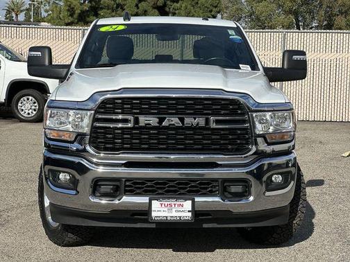 2024 RAM 3500 Big Horn Crew Cab 4x4 8' Box