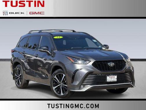 Magnetic Gray Metallic 2021 Toyota Highlander XSE