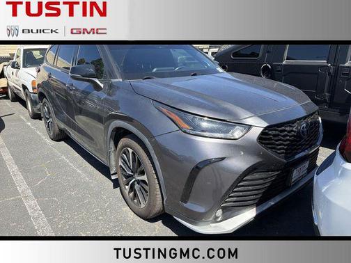 Magnetic Gray Metallic 2021 Toyota Highlander XSE