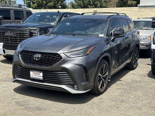 Magnetic Gray Metallic 2021 Toyota Highlander XSE