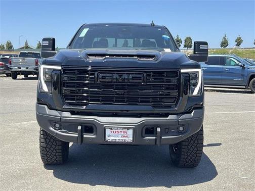 2025 GMC Sierra 2500 AT4