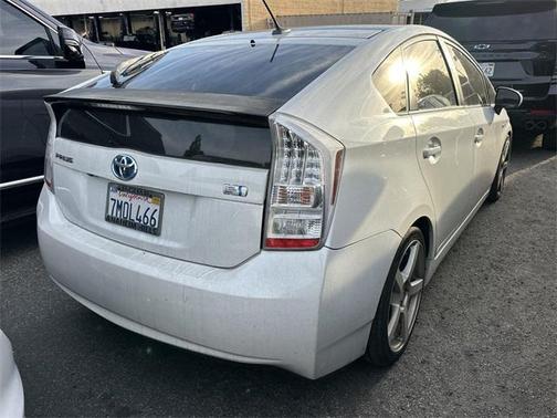 2010 Toyota Prius III