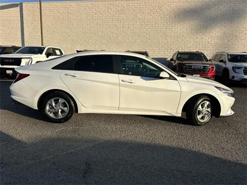 2021 Hyundai ELANTRA SE