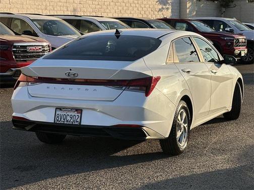 2021 Hyundai ELANTRA SE
