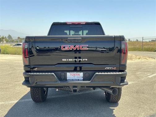 2025 GMC Sierra 2500 AT4