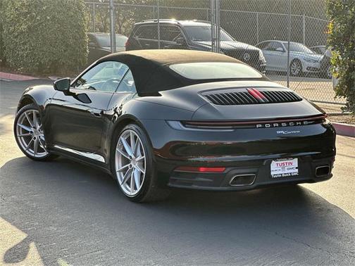 2022 Porsche 911 Carrera 4