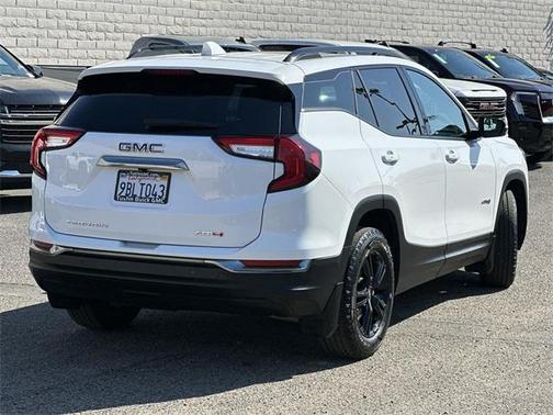 2022 GMC Terrain AWD AT4