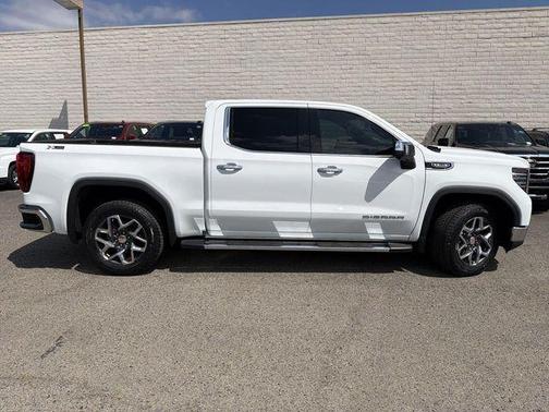 Summit White 2023 GMC Sierra 1500 SLT