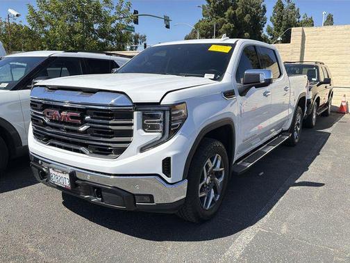 Summit White 2023 GMC Sierra 1500 SLT