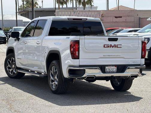 Summit White 2023 GMC Sierra 1500 SLT