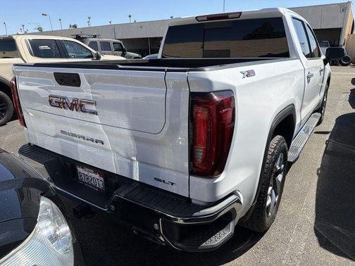 Summit White 2023 GMC Sierra 1500 SLT