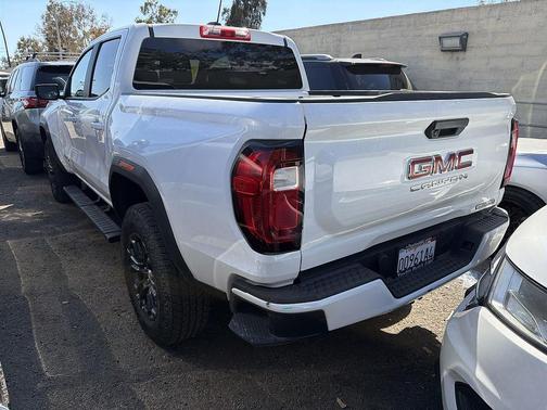 Summit White 2024 GMC Canyon Elevation