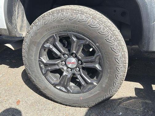 Summit White 2024 GMC Canyon Elevation