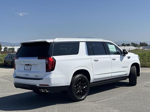 Summit White 2026 GMC Yukon XL Denali