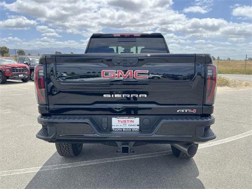 2025 GMC Sierra 2500 AT4