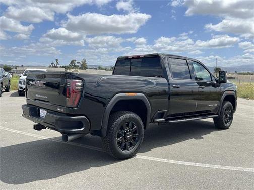 2025 GMC Sierra 2500 AT4