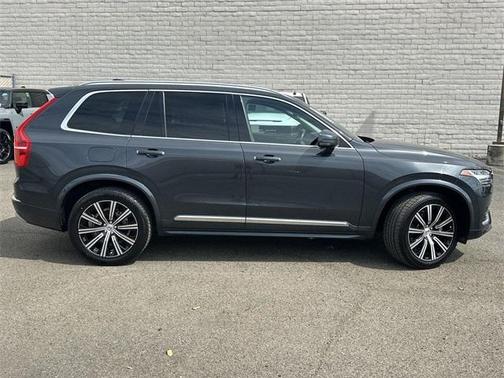 2022 Volvo XC90 T6 Inscription
