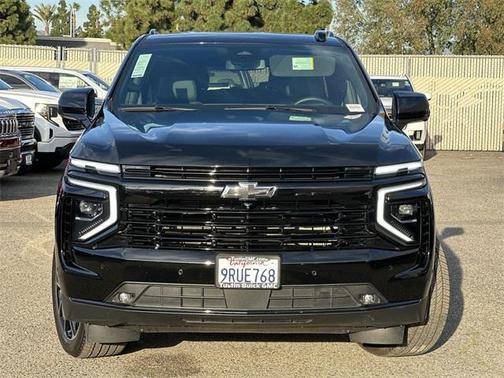 2025 Chevrolet Suburban RST