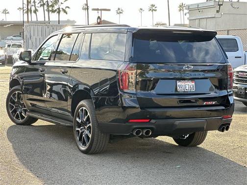 2025 Chevrolet Suburban RST