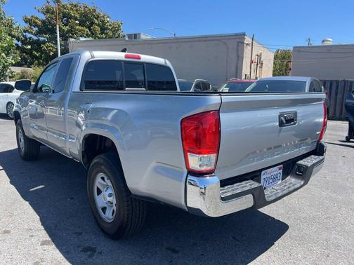 2016 Toyota Tacoma SR5