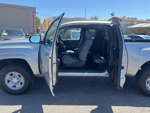 2016 Toyota Tacoma SR5