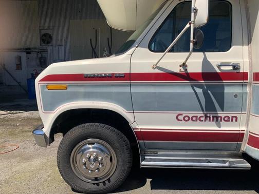 Photo 3 of 18 of 1984 Ford E350
