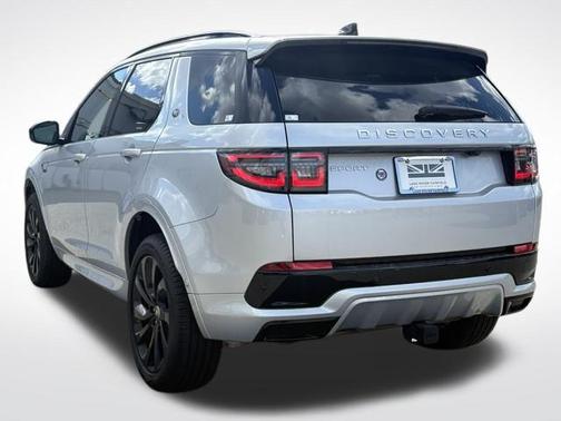 Hakuba Silver Metallic 2025 Land Rover Discovery Sport S