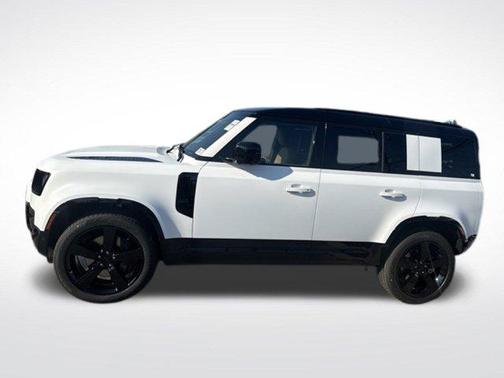 Fuji White 2026 Land Rover Defender X-Dynamic SE