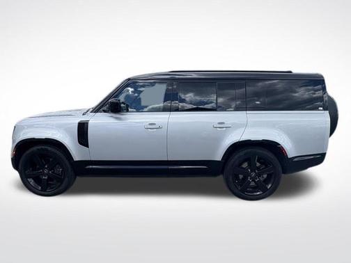 Silicon Silver Premium Metallic 2023 Land Rover Defender X-Dynamic SE