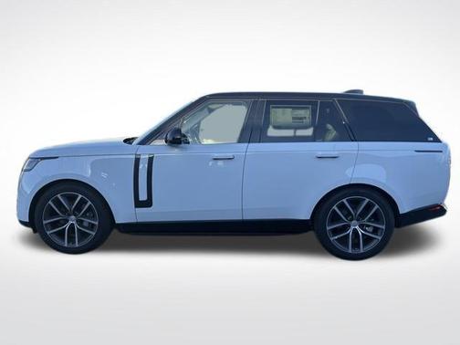 Fuji White 2025 Land Rover Range Rover SE