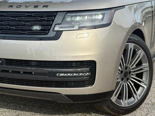 Batumi Gold Premium Metallic 2026 Land Rover Range Rover SE