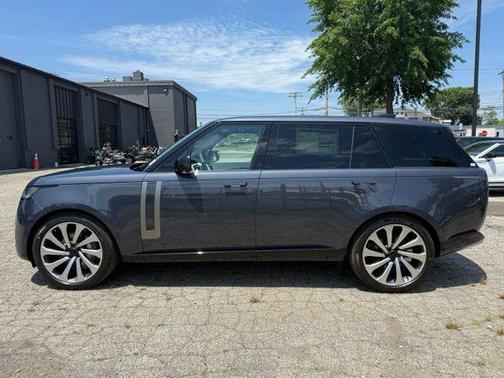 Varesine Blue Metallic 2026 Land Rover Range Rover SE