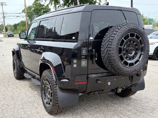Narvik Black 2026 Land Rover Defender OCTA Black