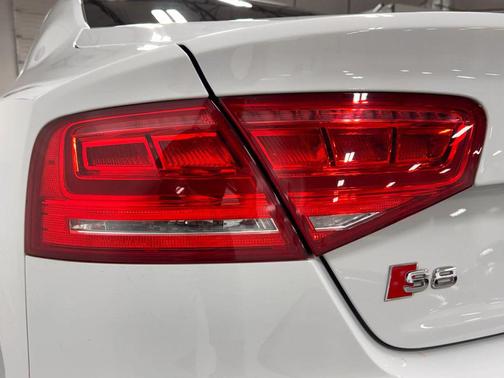 2013 Audi S8 4.0T
