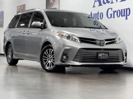 2018 Toyota Sienna XLE