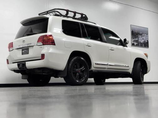 2013 Toyota Land Cruiser Base