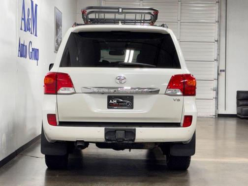 2013 Toyota Land Cruiser Base
