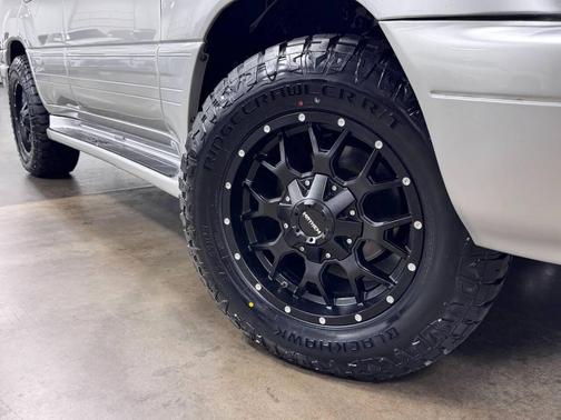 2006 Lexus LX 470 Base