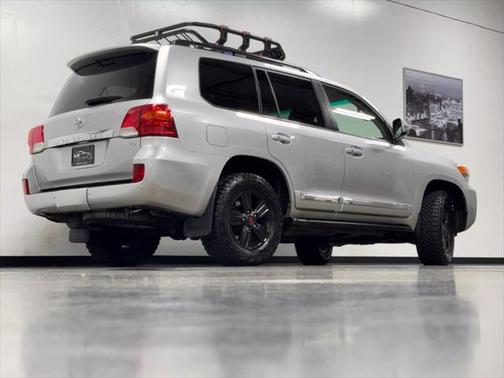 2015 Toyota Land Cruiser Base
