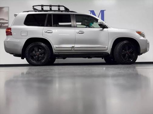2015 Toyota Land Cruiser Base