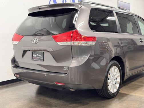 2013 Toyota Sienna XLE