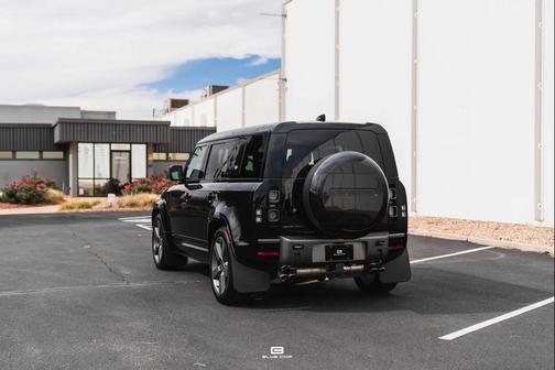 2024 Land Rover Defender 110 V8
