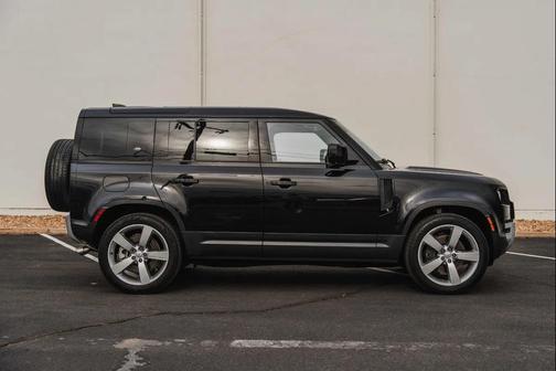 2024 Land Rover Defender 110 P500 SE